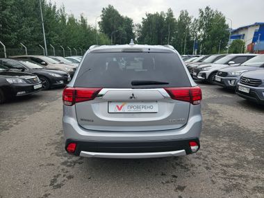 Mitsubishi Outlander 2018 года, 178 625 км - вид 5