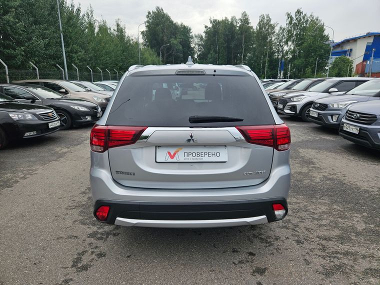 Mitsubishi Outlander 2018 года, 178 625 км - вид 6