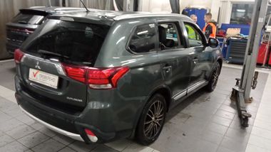 Mitsubishi Outlander 2015 года, 110 168 км - вид 3