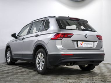 Volkswagen Tiguan 2017 года, 104 942 км - вид 6