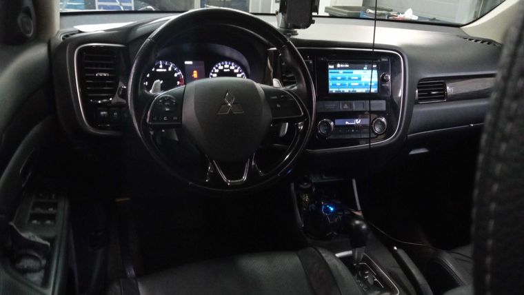 Mitsubishi Outlander 2016 года, 135 963 км - вид 5