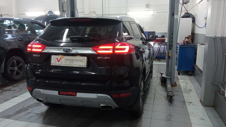 Geely Atlas 2020 года, 80 288 км - вид 4