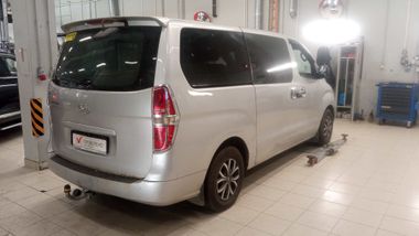 Hyundai Grand Starex 2010 года, 237 715 км - вид 3