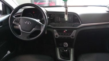 Hyundai Elantra 2017 года, 58 352 км - вид 5
