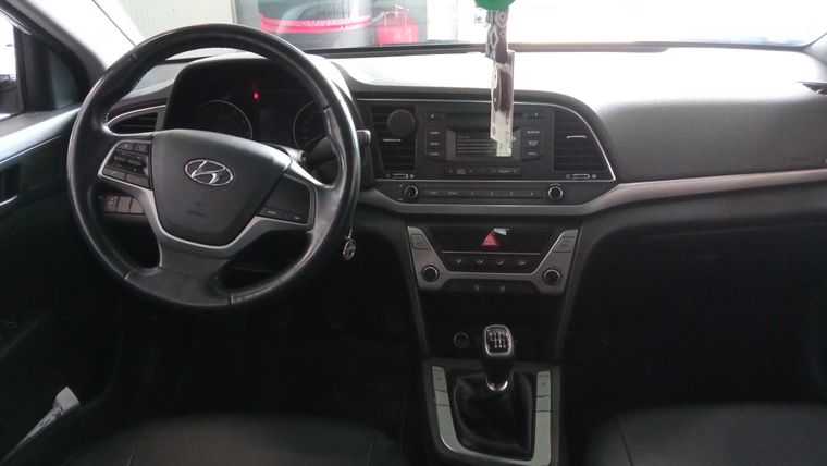 Hyundai Elantra 2017 года, 58 352 км - вид 5