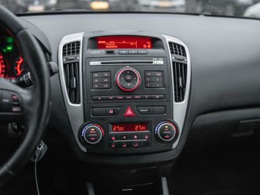 Kia Ceed 2010 года, 241 000 км - вид 9