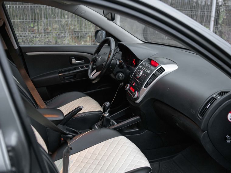 Kia Ceed 2010 года, 241 000 км - вид 13