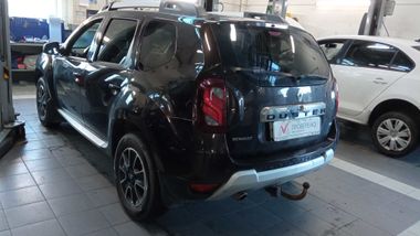 Renault Duster 2018 года, 121 415 км - вид 4