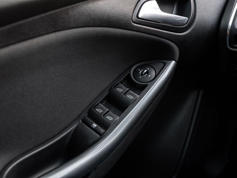 Ford Focus 2013 года, 298 897 км - вид 9
