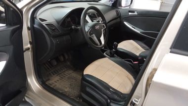 Hyundai Solaris 2011 года, 305 962 км - вид 3