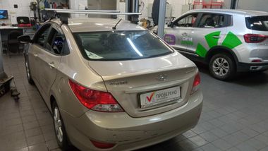 Hyundai Solaris 2011 года, 329 263 км - вид 3