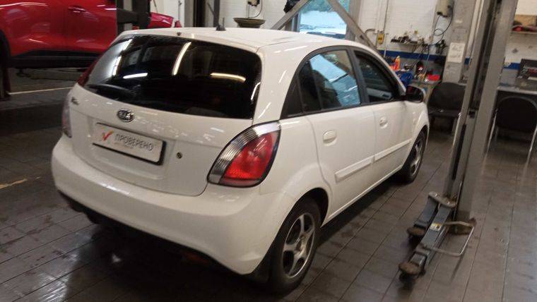 Kia Rio 2011 года, 230 943 км - вид 3