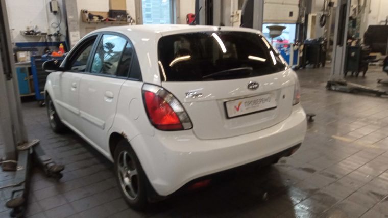 Kia Rio 2011 года, 230 943 км - вид 4
