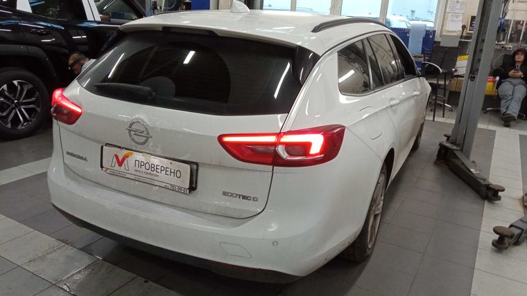 Opel Insignia 2018 года, 223 311 км - вид 3