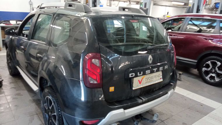 Renault Duster 2020 года, 68 366 км - вид 4