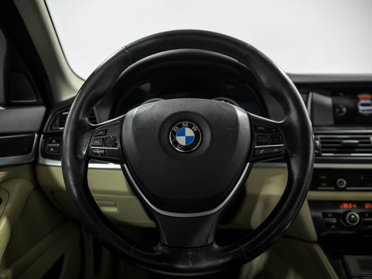 BMW 5 серия 2015 года, 182 008 км - вид 9