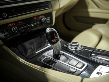 BMW 5 серия 2015 года, 182 008 км - вид 12