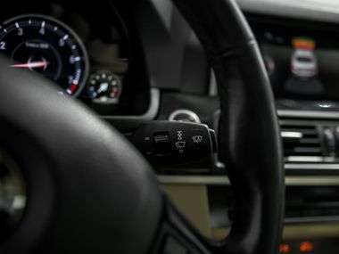 BMW 5 серия 2015 года, 182 008 км - вид 10