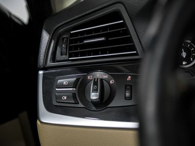 BMW 5 серия 2015 года, 182 008 км - вид 15