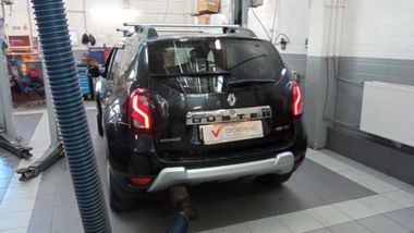 Renault Duster 2018 года, 76 000 км - вид 4