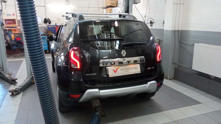 Renault Duster 2018 года, 76 000 км - вид 4