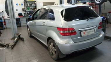 Mercedes-Benz B-класс 2011 года, 185 939 км - вид 4