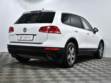 Volkswagen Touareg 2013 года, 221 127 км - вид 4