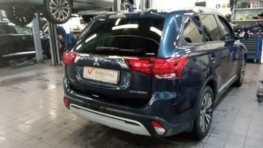 Mitsubishi Outlander 2019 года, 90 221 км - вид 4