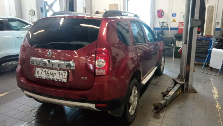 Renault Duster 2013 года, 230 342 км - вид 4