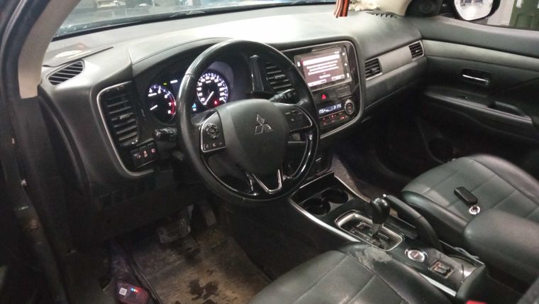 Mitsubishi Outlander 2018 года, 201 181 км - вид 6