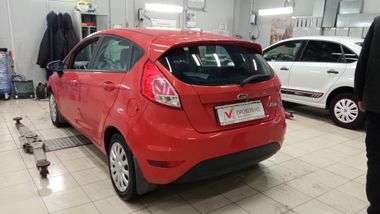 Ford Fiesta 2016 года, 133 929 км - вид 5