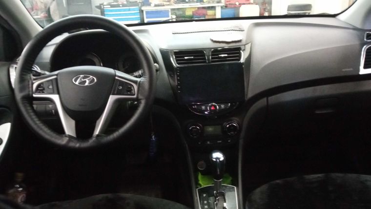 Hyundai Solaris 2012 года, 169 691 км - вид 5