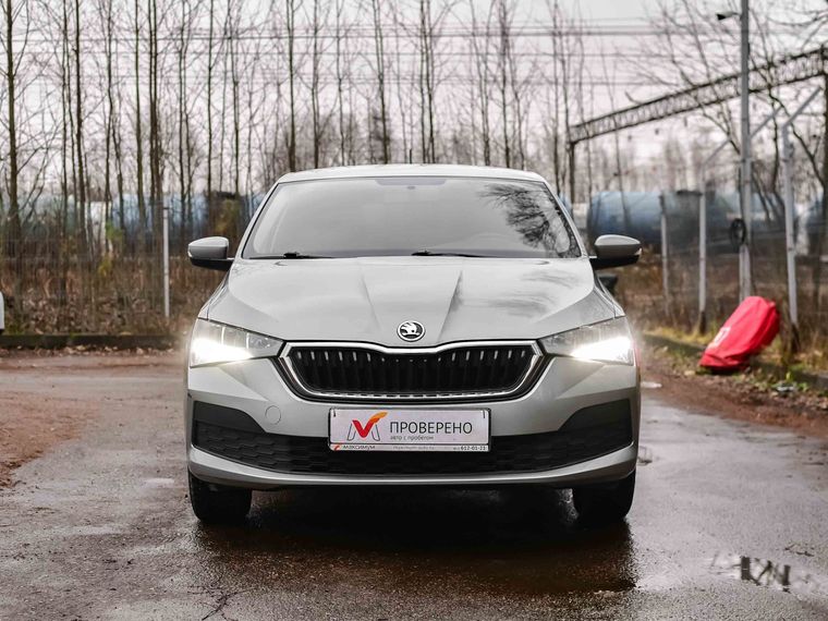 Skoda Rapid 2021 года, 80 632 км - вид 3