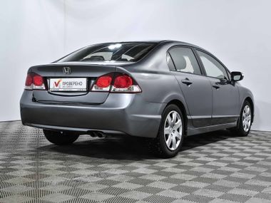 Honda Civic 2009 года, 140 018 км - вид 6