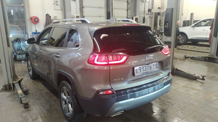 Jeep Cherokee 2018 года, 130 540 км - вид 4