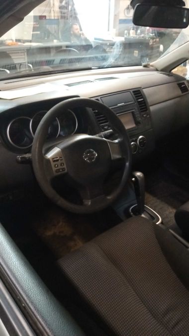 Nissan Tiida 2010 года, 130 000 км - вид 5