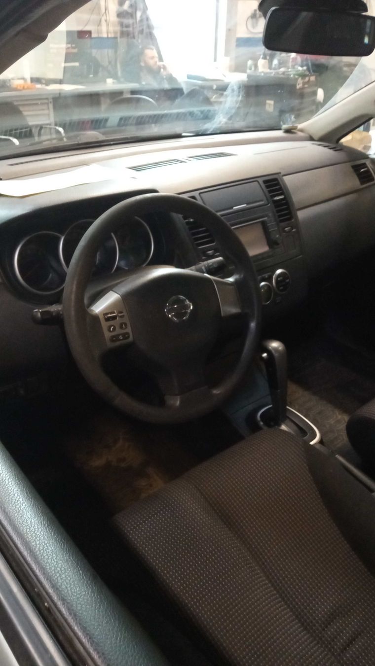Nissan Tiida 2010 года, 130 000 км - вид 5