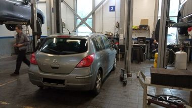 Nissan Tiida 2010 года, 130 000 км - вид 3