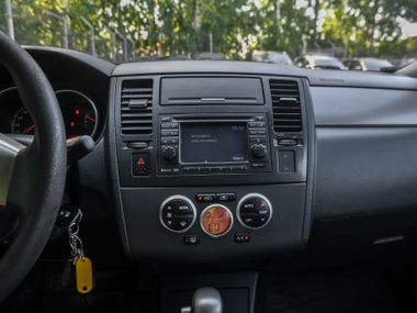 Nissan Tiida 2010 года, 130 000 км - вид 9