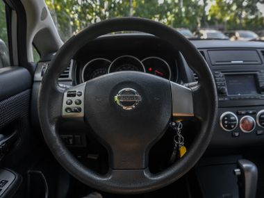 Nissan Tiida 2010 года, 130 000 км - вид 7