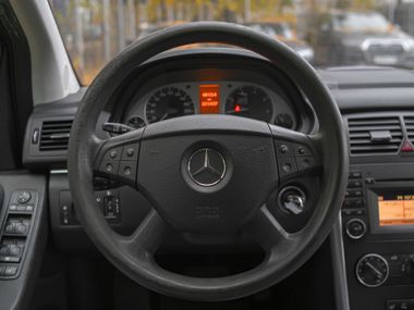 Mercedes-Benz B-класс 2010 года, 221 435 км - вид 7