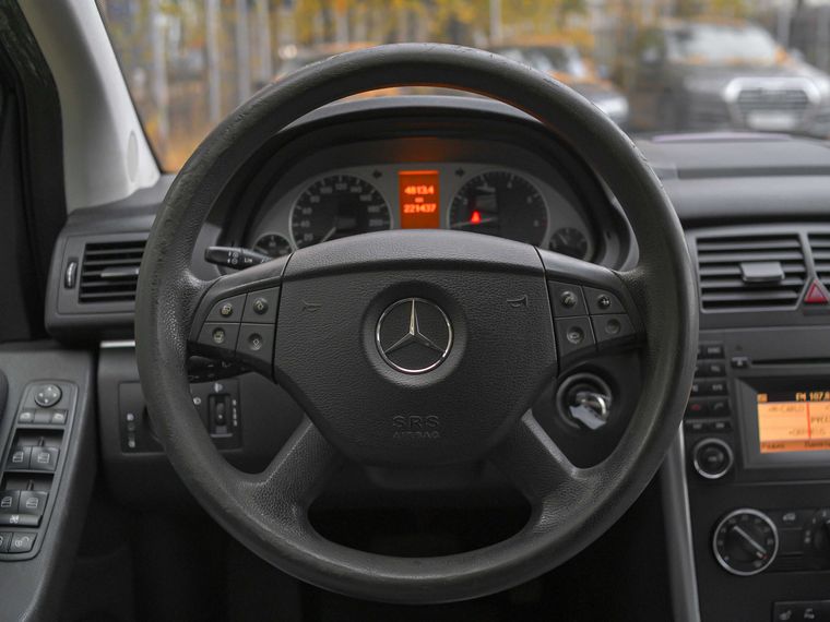 Mercedes-Benz B-класс 2010 года, 221 435 км - вид 7
