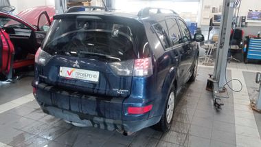 Mitsubishi Outlander 2011 года, 273 244 км - вид 3