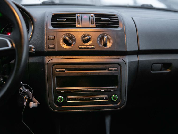 Skoda Fabia 2014 года, 140 000 км - вид 7