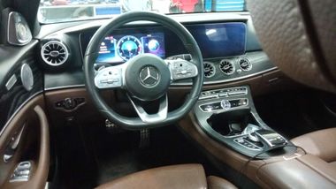 Mercedes-Benz E-класс 2019 года, 120 433 км - вид 5