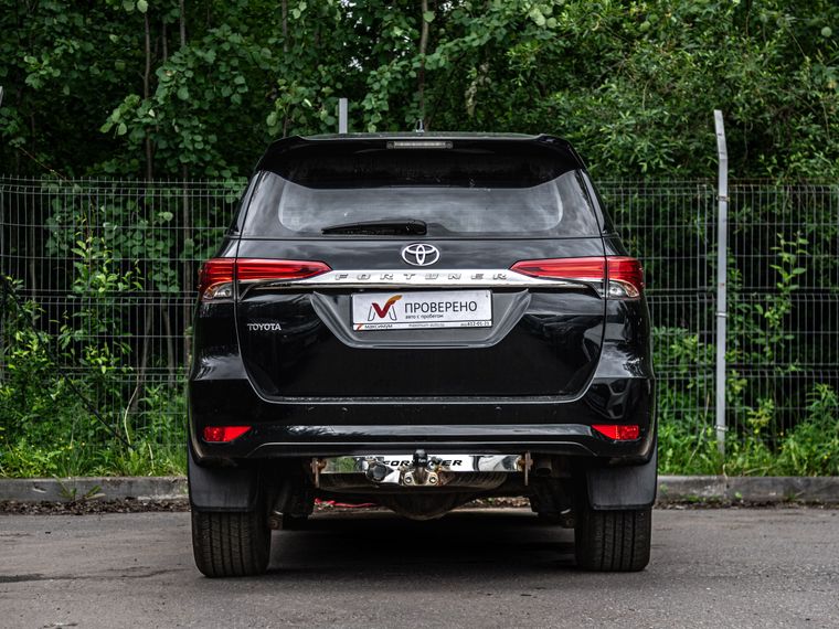 Toyota Fortuner 2018 года, 193 237 км - вид 4