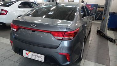 KIA Rio 2018 года, 150 000 км - вид 3
