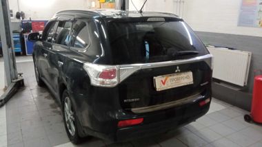 Mitsubishi Outlander 2012 года, 210 299 км - вид 4