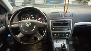 Skoda Octavia 2012 года, 141 168 км - вид 5