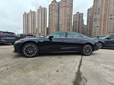 Audi A7L 2024 года, 1 164 км - вид 9